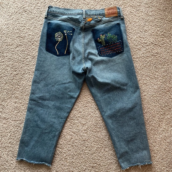 Levi’s Wedgie Fit High Rise Embroidered Jeans Size 32 - Picture 3 of 13